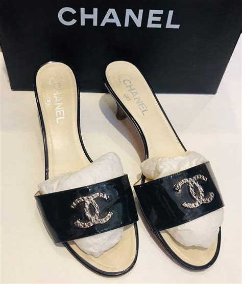 chanel sandali tip|Chanel sandals cc logo.